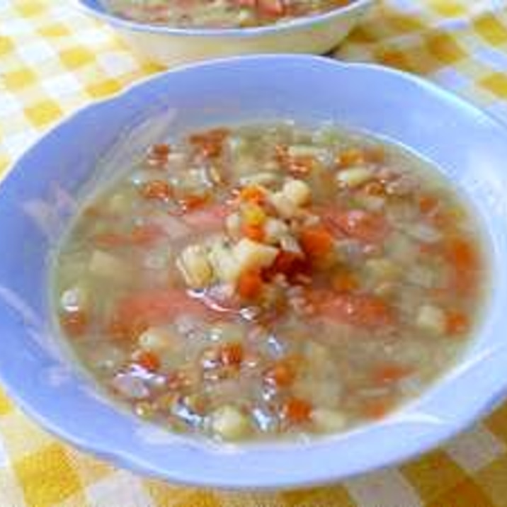 野菜とウインナーの食べるスープ（レンズ豆入り）